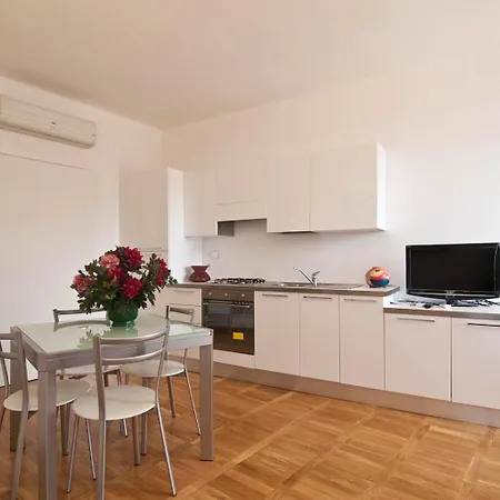 Bed and breakfast Romacentrarte 5*